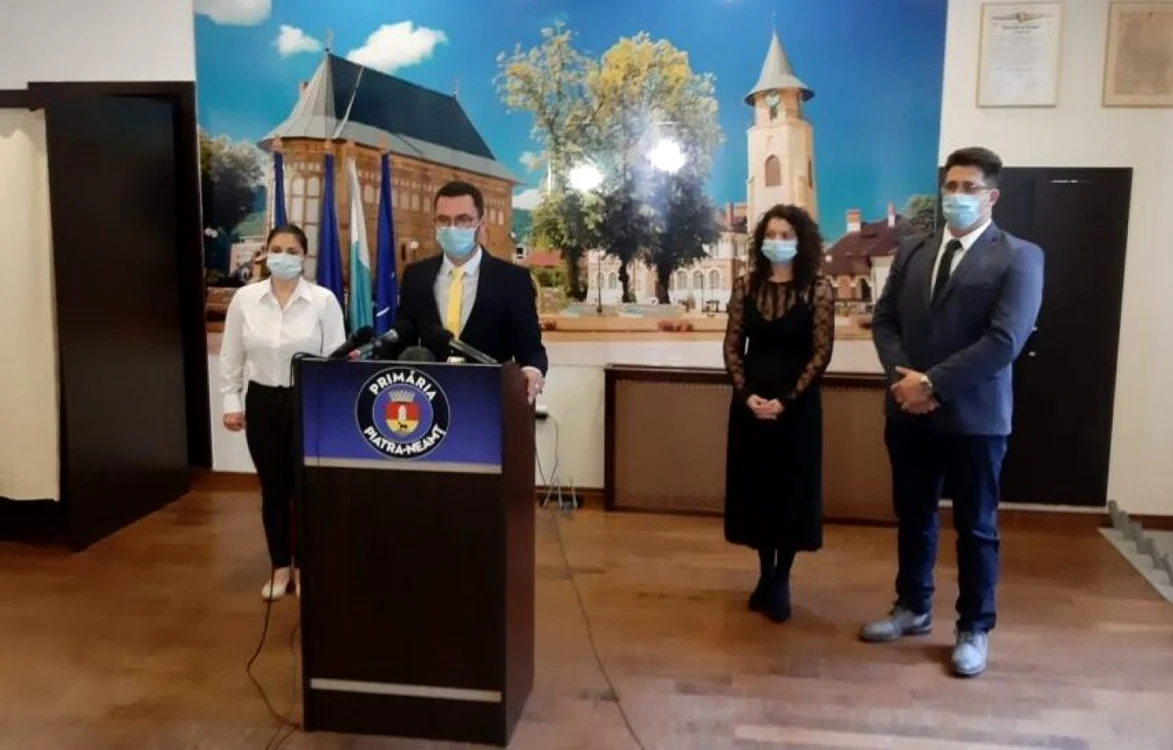 Adrian Carabelea şi-a prezentat echipa de consilieri personali. FOTO monitorulneamt.ro