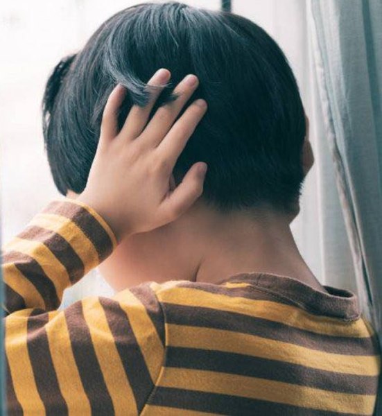 Ce şanse are în România un copil cu autism. Terapia care poate face minuni