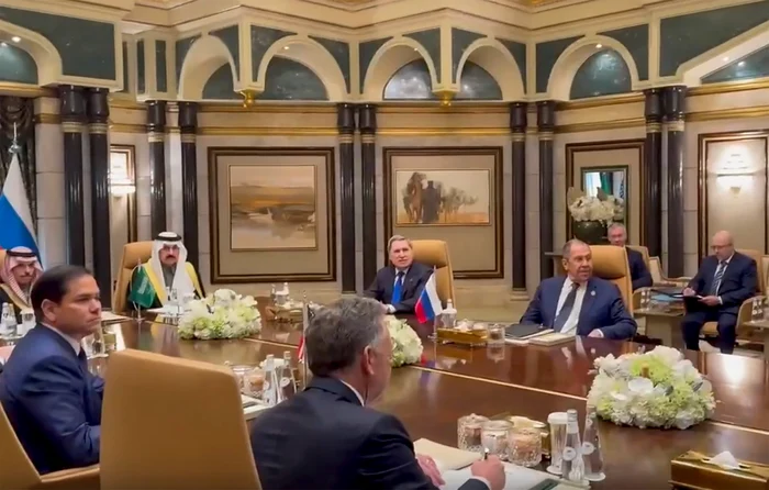 Delegația rusă și americană poartă discuții preliminare la Riad FOTO EPA-EFE