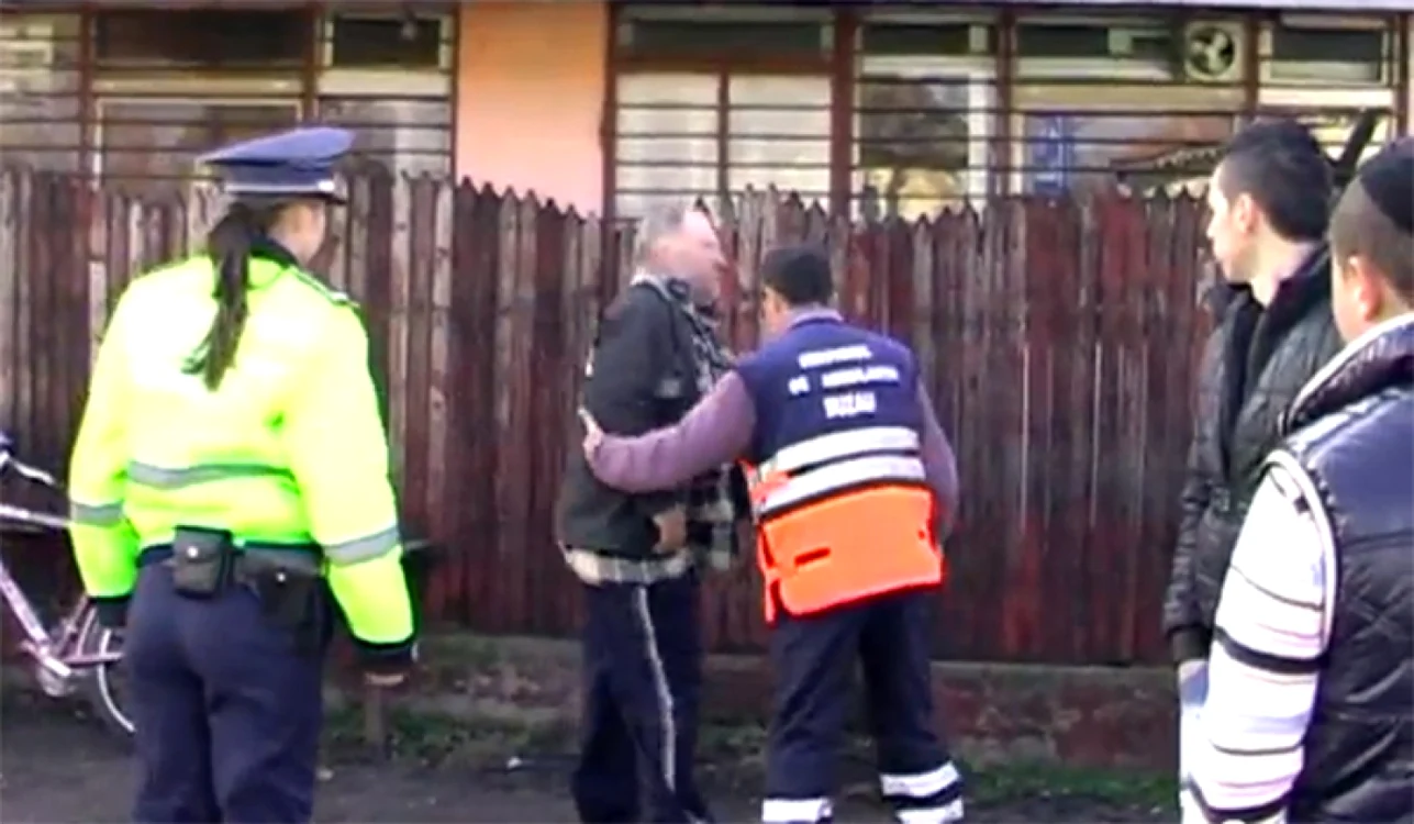 Biciclistul accidentat a fost condus la spital                                          FOTO si VIDEO: Smeeni Web TV