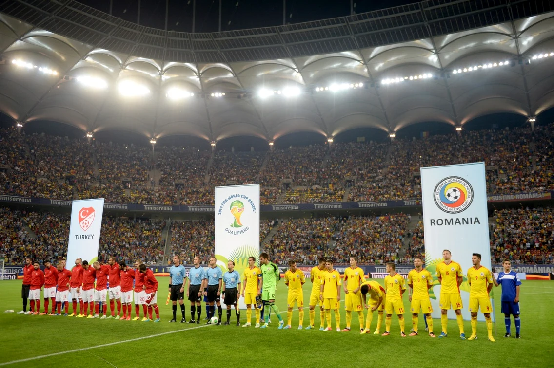 Nationalele de fotbal ale Romaniei si Turciei inaintea meciului din preliminariile Cupei Mondiale din 2014 FOTO Mediafax 