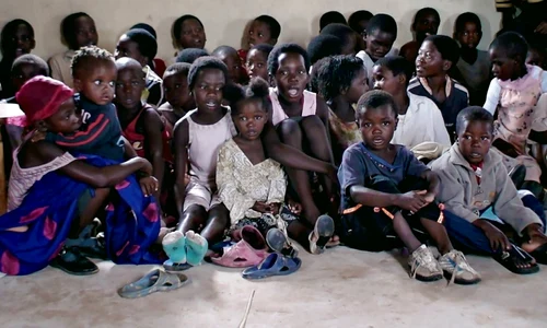 calarasi copii din Africa FOTO Faceb/Mihaela si Mihai Brasov