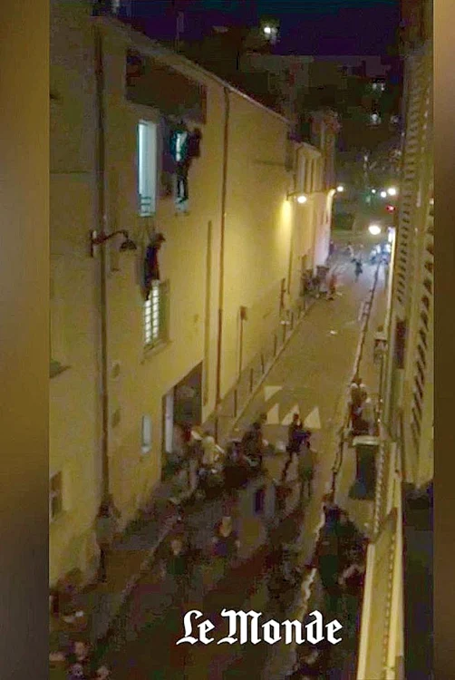 Spectatorii au ieşit  pe geam în timpul  atacului de la  Teatrul Bataclan