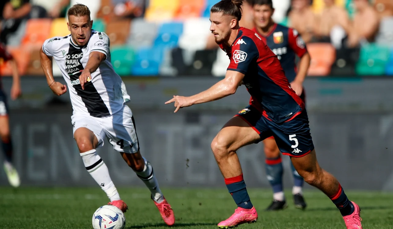 Radu Drăgușin e la Genoa CFC, din vara lui 2023 (FOTO: Getty Images)