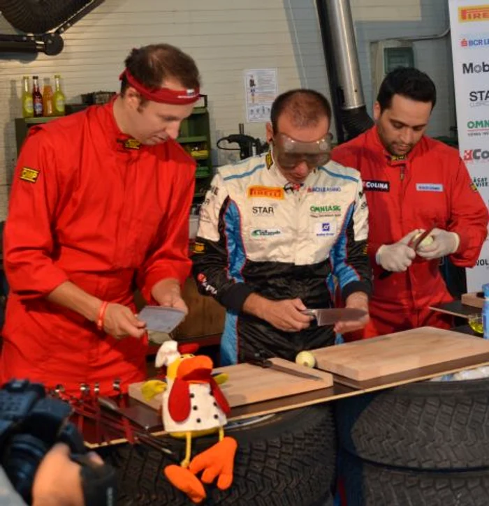 Doi foşti concurenţi MastefChef au gătit într-un garaj