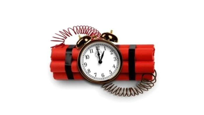 În 2010, o bombă artizanală a explodat sub maşina profesorului