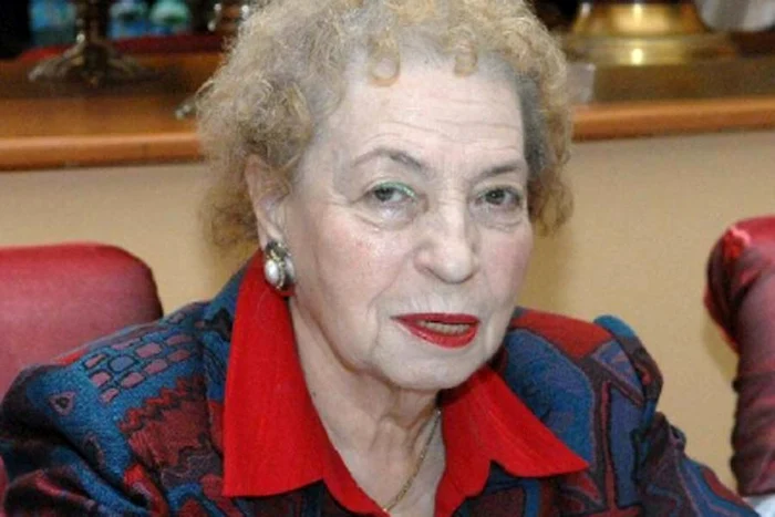 
    Paula Iacob  