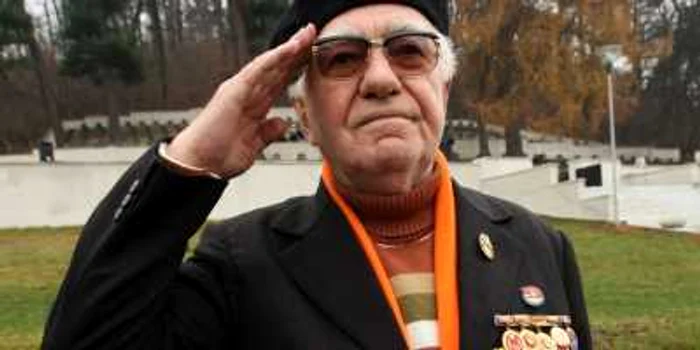 Veteranul vrea ca românii să cunoască istoria adevărată a neamului lor