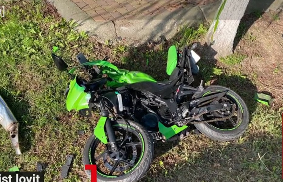 Tineri anchetați în urma unui accident rutier. Polițiștii au constatat că le lipsește permis de conducere