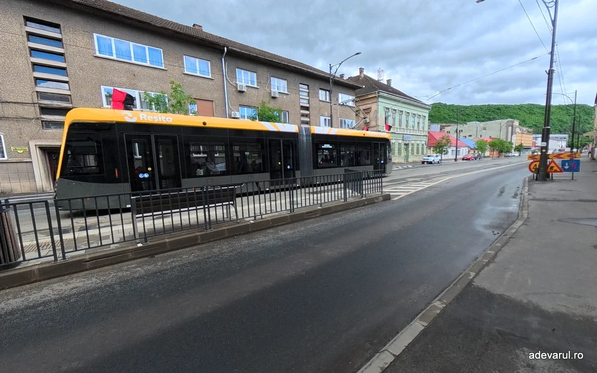 Reșița este traversată din nou de tramvaie. Foto: Daniel Guță. ADEVĂRUL