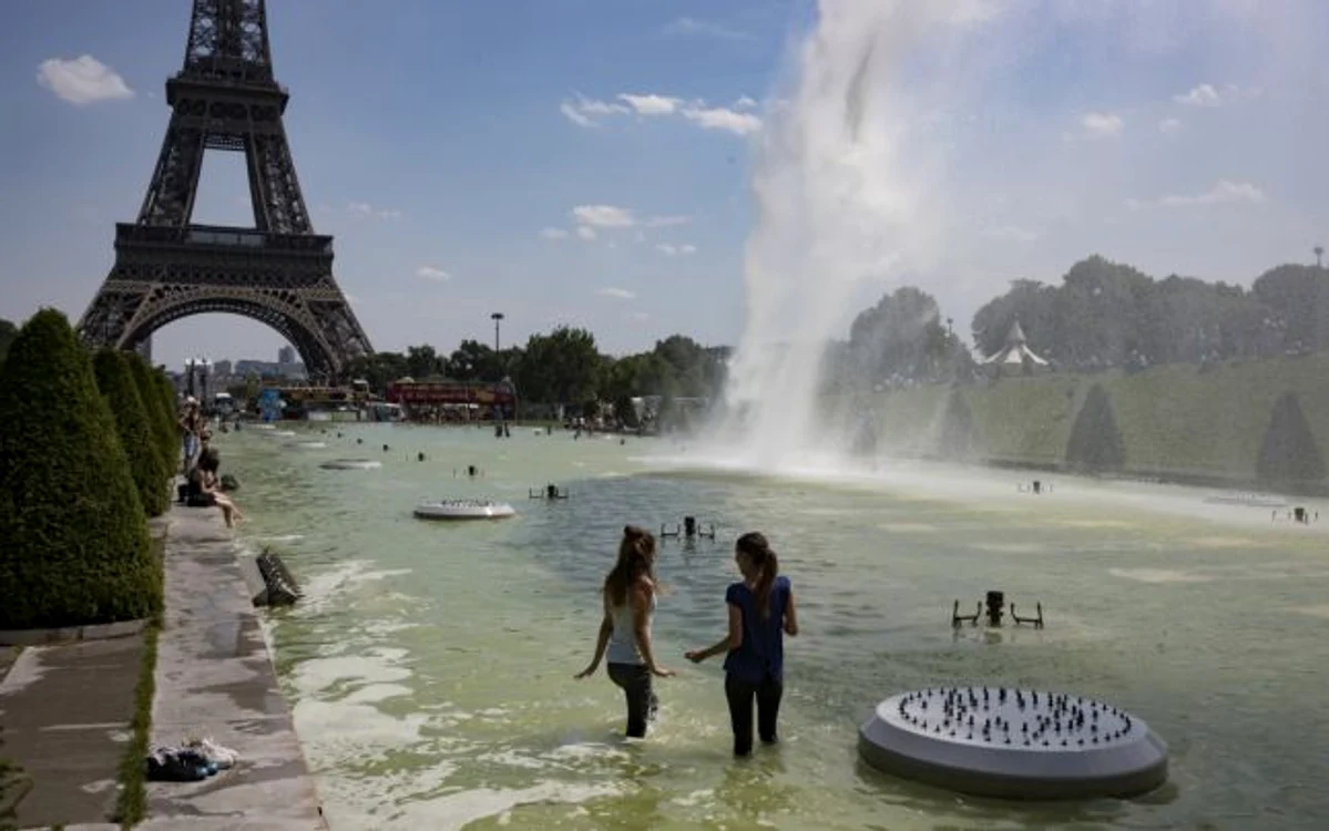 
    În Franța, sunt prognozate temperaturi de 42 – 43 de grade la umbrăFOTO: adevarul.ro  