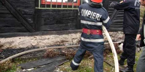 Pompierii au stins incendiul