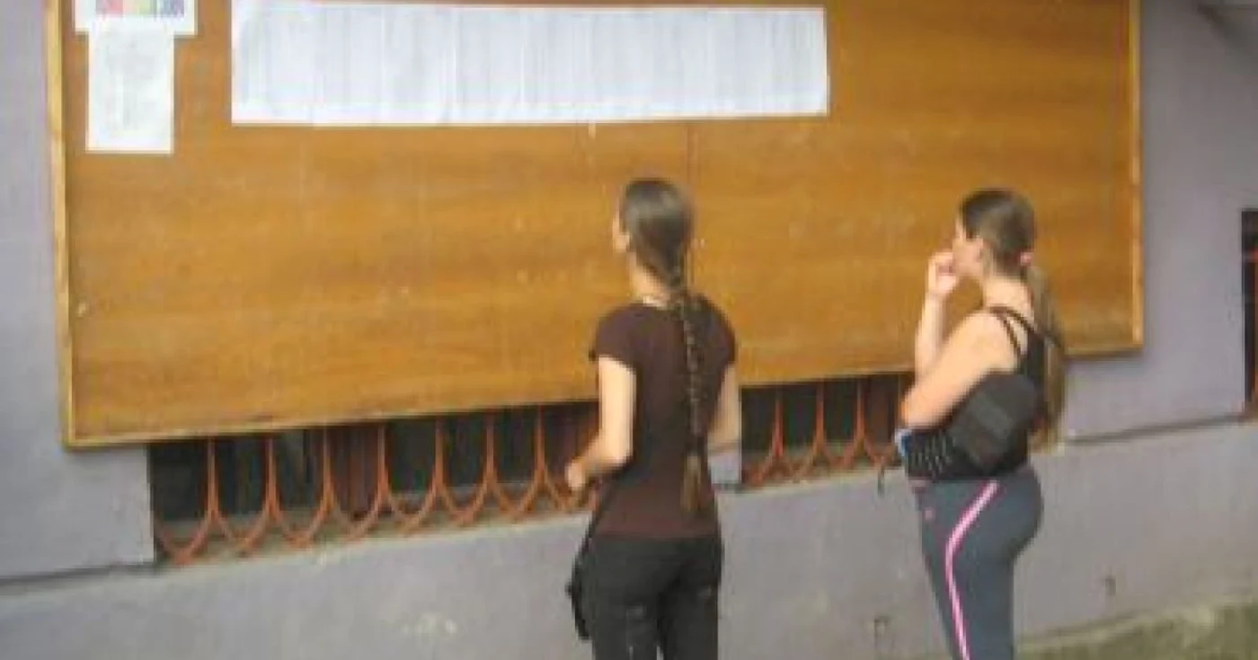 Reşiţa: Cei care susţin Bac-ul de toamnă au astăzi şi mâine o pauză de respiro