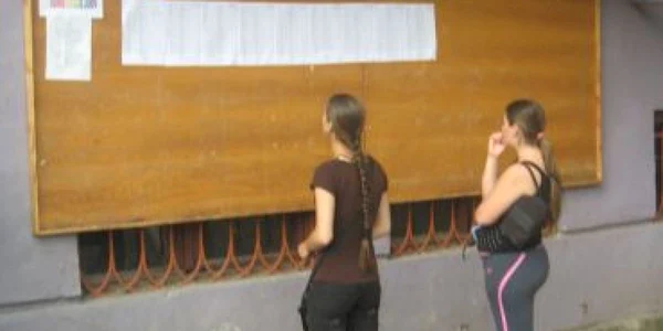 Reşiţa: Cei care susţin Bac-ul de toamnă au astăzi şi mâine o pauză de respiro