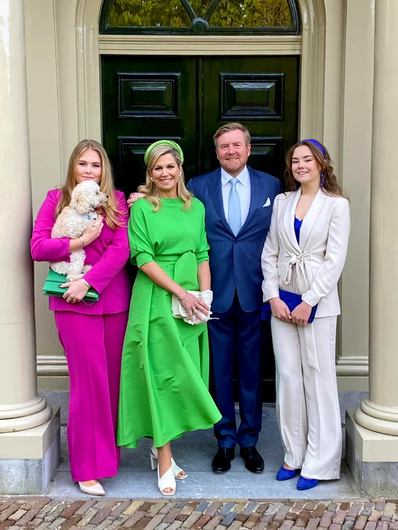 Regele Willem Alexander si Regina Maxima, alaturi de fiicele lor, Amalia si Ariane, la aniversarea primului deceniu regal Casa Regala jpg