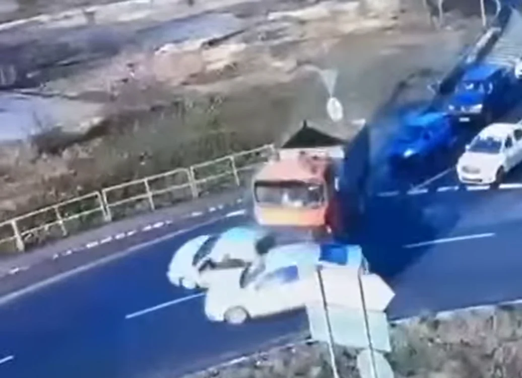 Imagine de la locul accidentului. FOTO: captură video Facebook