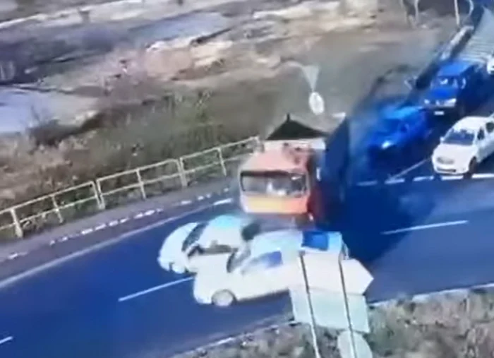 Imagine de la locul accidentului. FOTO: captură video Facebook