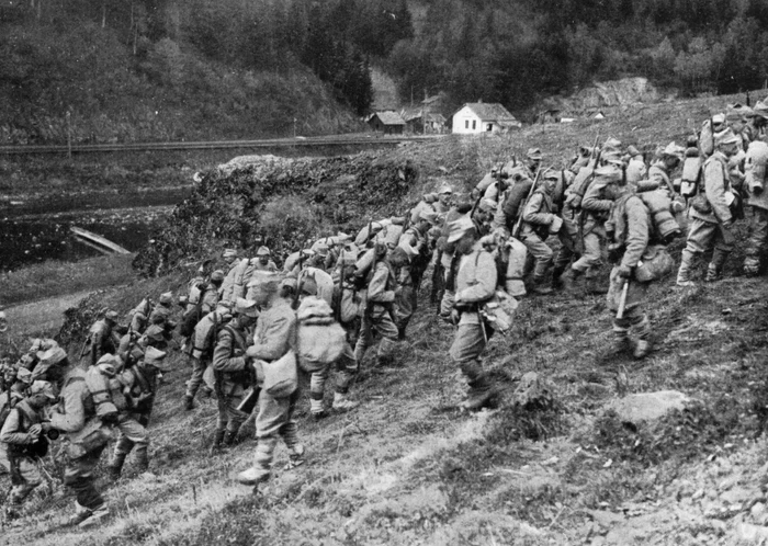 Trupele române pătrund în Transilvania din zona Predeal, august 1916