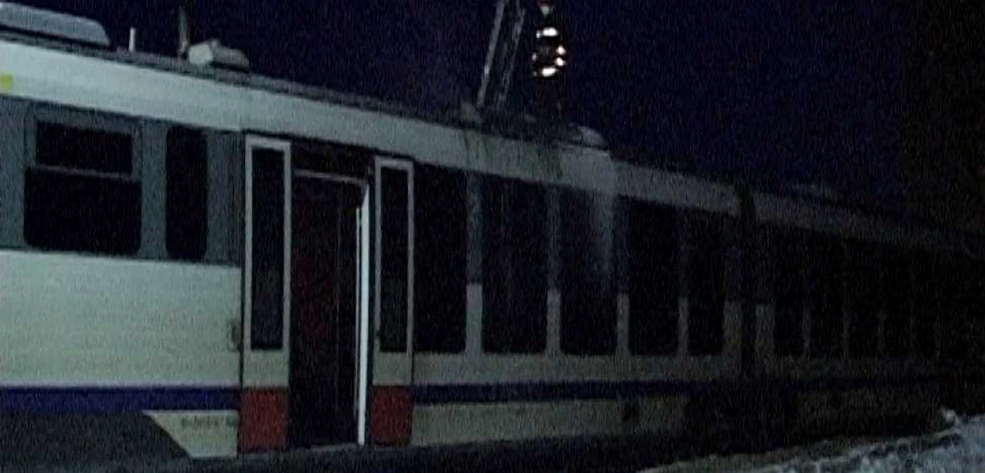 Poliţiştii şi pompierii încearcă acum să stabilească ce anume a provocat incendiul