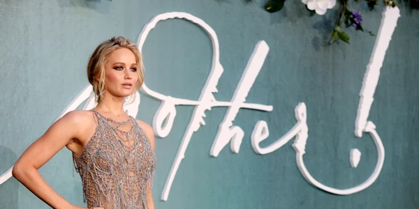 Jennifer lawrence mother