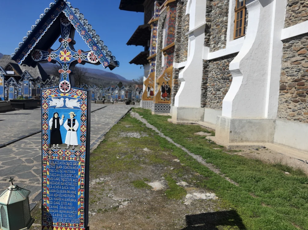 Cimitirul vesel din Săpânța este unic în lume. FOTO: Remus Florescu