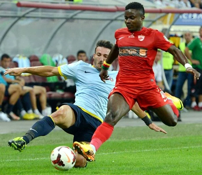 Collins Fai (dreapta), într-un meci cu Steauafoto: arhivă personală