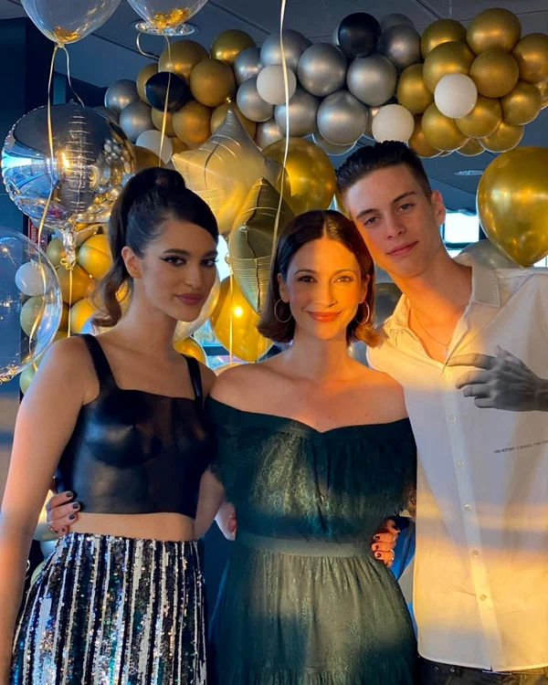 Andreea Berecleanu cu cei doi copii ai săi, Eva și Petru jpg