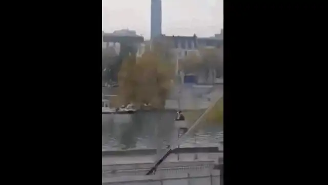 Jaful de la Luvru. Noi imagini arată cum hoții au coborât liniștiți cu o platformă-elevator, fără urmă de poliție