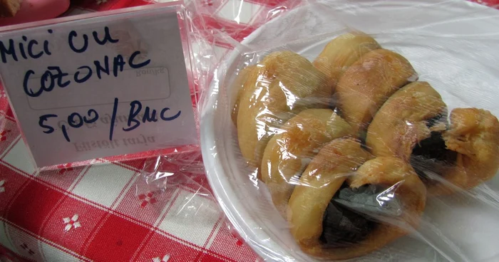 Un bucătar secui a gătit la Cluj-Napoca, de Ziua Ungariei, un preparat culinar nou: kurtitei din mici româneşti şi kurtos unguresc FOTO: Florina Pop