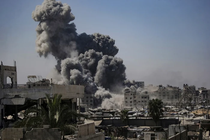 Bombardamente israeliene în orașul Gaza FOTO EPA-EFE