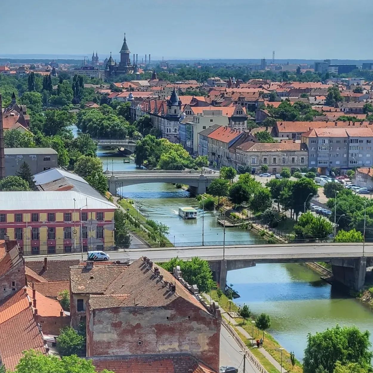 90 de hectare din oraș trec în posesia cetățenilor. Primarul critică legea. 90 de hectare din oraș trec în posesia cetățenilor. Primarul critică legea.