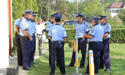 Recent, candidatul ALDE la primăria Brăilei, a dezbătut acest subiect afirmând că problema câinilor vagabonzi poate fi rezolvată doar din fonduri publice jpeg