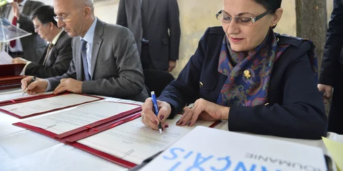 andronescu gustin tratat recunoastere diplome franta