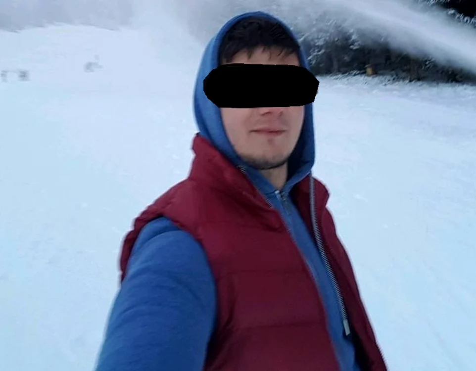 Bărbatul dornic de iubire la marginea străzii a fost dat pe mâna Poliţiei de cele două prostituate pe care avea de gând să le plătească cu bani falşi