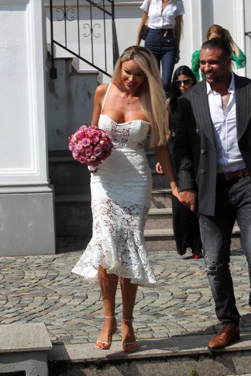 Bianca Drăgușanu s-a cununat civil cu Alex Bodi pe 1 august 2019