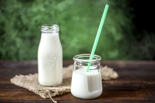 1 milk 3231772 1280 jpg jpeg