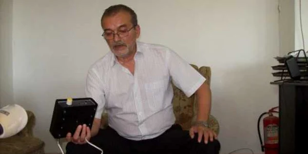 Inginerul din Craiova a inventta dispozitivul de colectare a veninului a fost inventat în urmă cu 20 de ani 