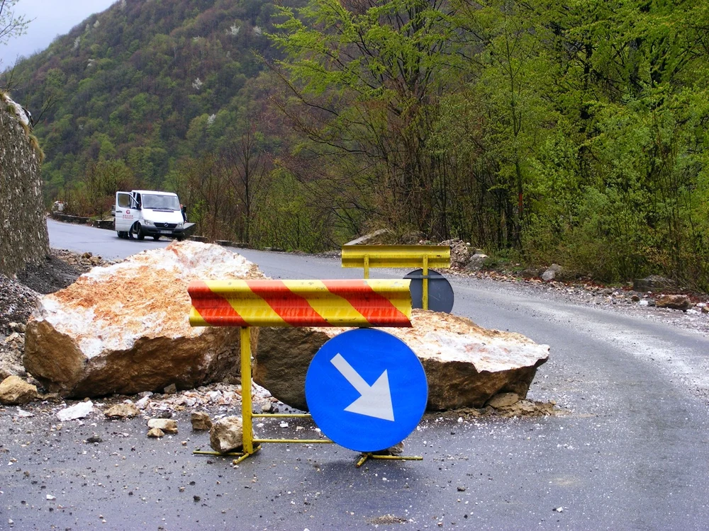 Circulaţia rutieră este restricţionată FOTO Corina Macavei