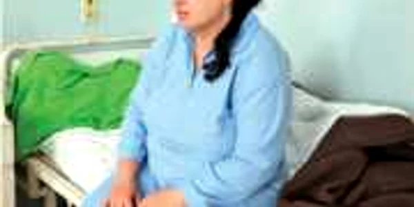 FOTO Lăsată de asistente  să avorteze singură