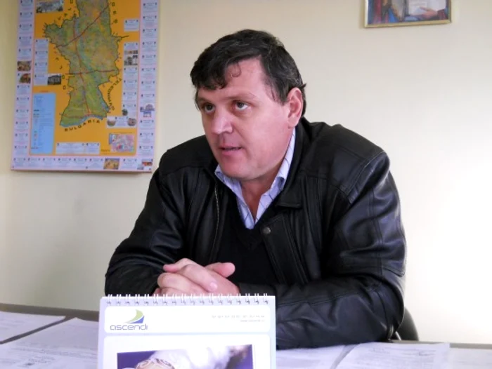 Gheorghe Tiutiu, edilul comunei Nicolae Titulescu spune că va ajuta cu bani familia militarului 