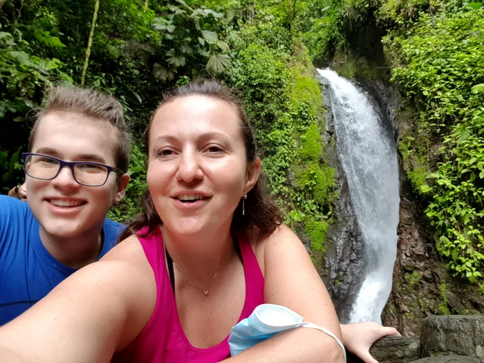 Sora lui Dragoș Dolănescu și-a sărbătorit ziua de naștere în Costa Rica