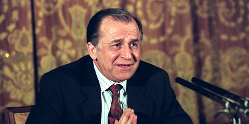 AFP  20000509  APP2000050407722  v1  HighRes  RomaniaPresidentIonIlliescu jpeg