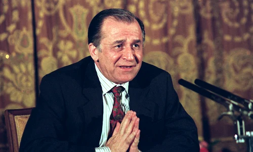 AFP  20000509  APP2000050407722  v1  HighRes  RomaniaPresidentIonIlliescu jpeg