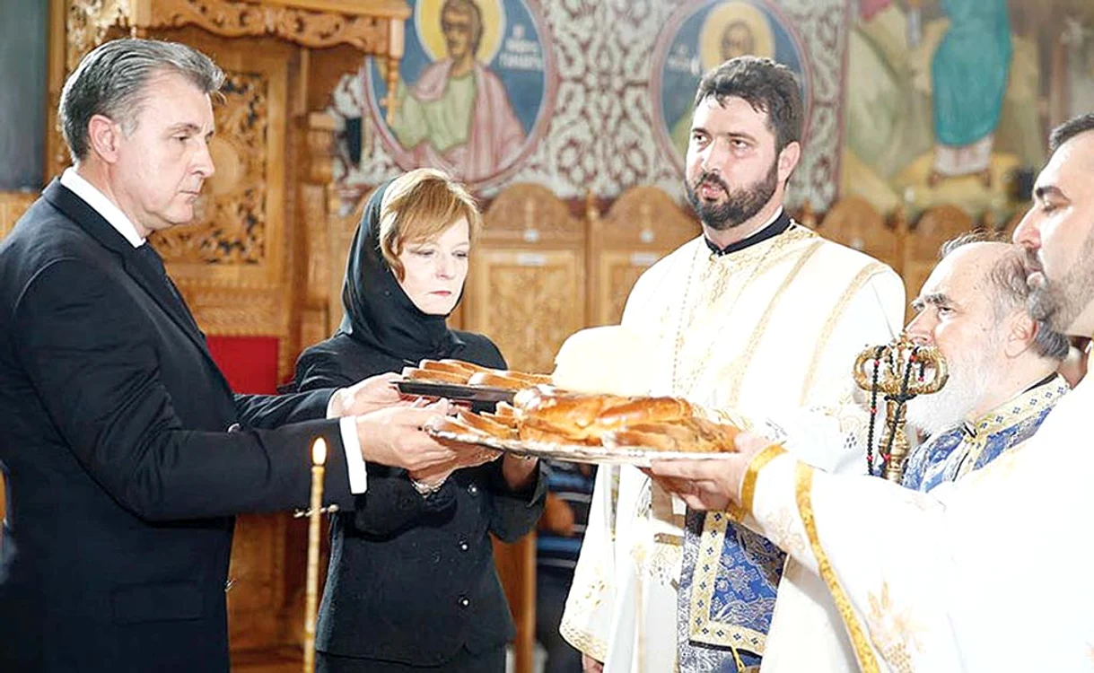 
    Regina Ana și Regele Mihai, alături de fiicele lorfoto: Casa Regală a României  