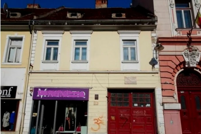 Casa cu icoană este de vînzarefoto: bzb.ro