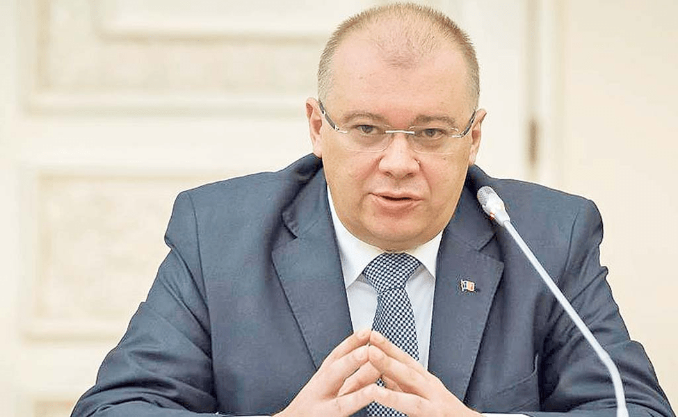 Ambasadorul român în Cipru, reacție la problema românilor blocați din cauza Blue Air: „Trebuie să se descurce singuri”