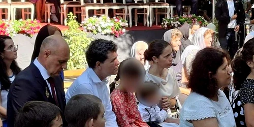 Nicușor Dan la mănăstire de Ziua Marinei FOTO Facebook / Podul