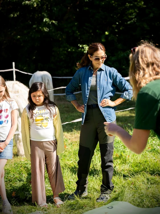 Mary Donaldson, Regina Danemarcei, s a văzut în natură cu copiii, Foto Instagram (5) jpg
