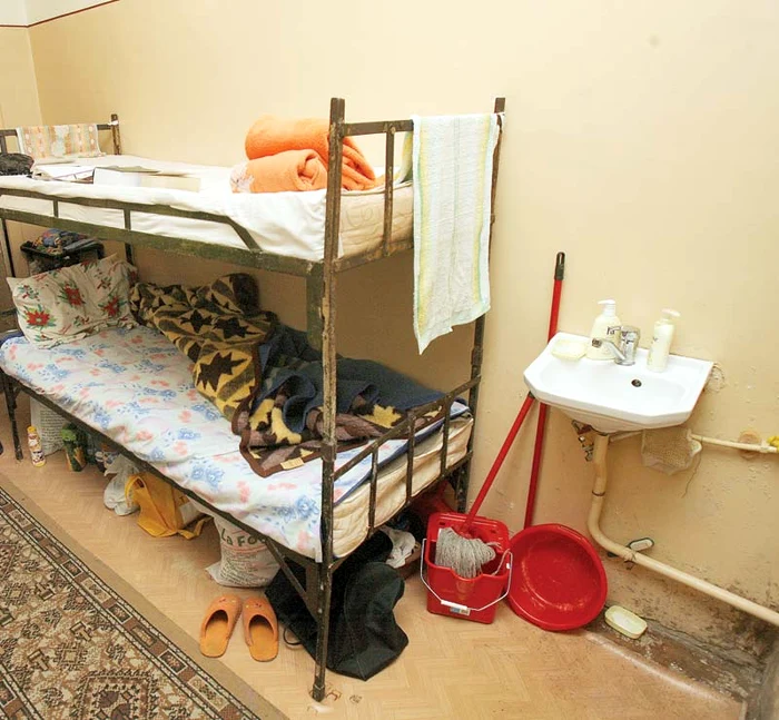 
    Celulele, odată pline, sunt astăzi goale  