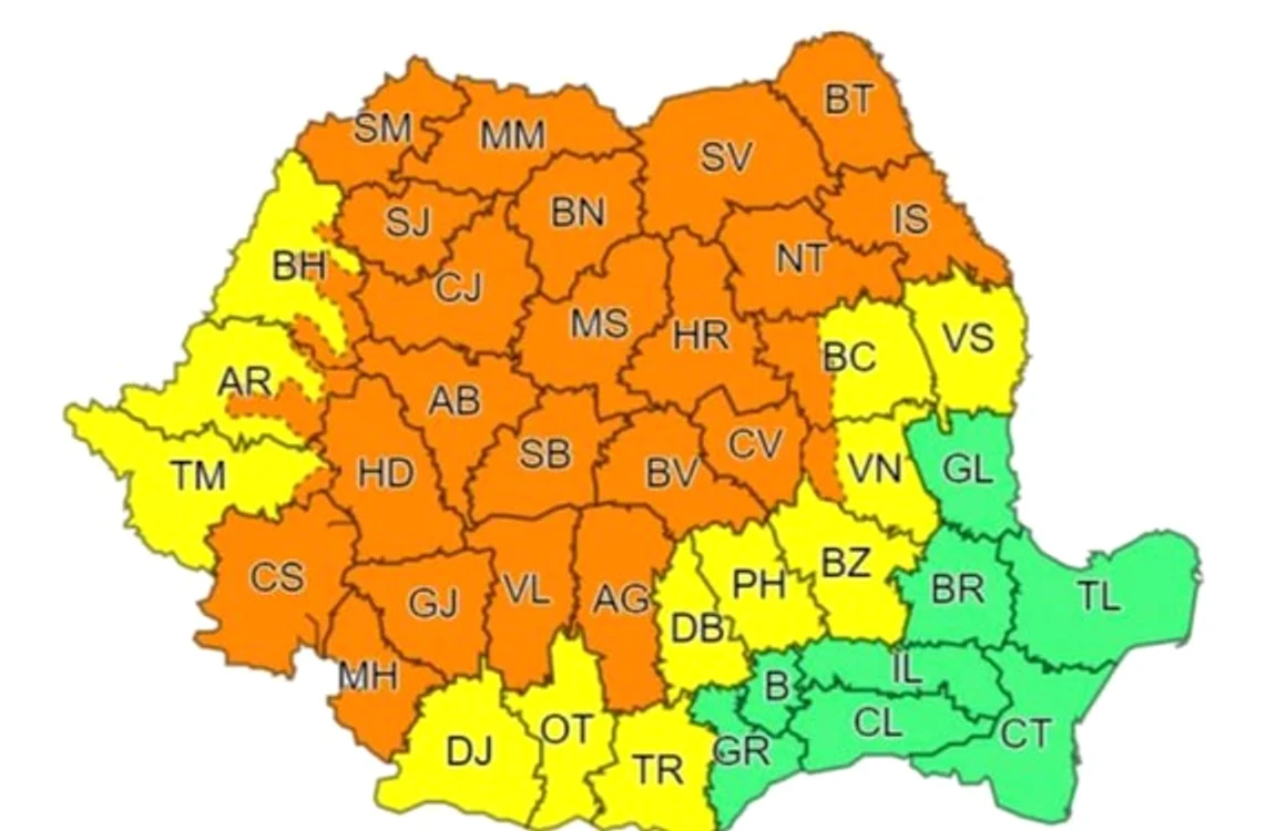 
    Meteorologii au anunțat instabilitate atmosferică accentuată, furtuni cu vânt puternic și ploi torențiale  
